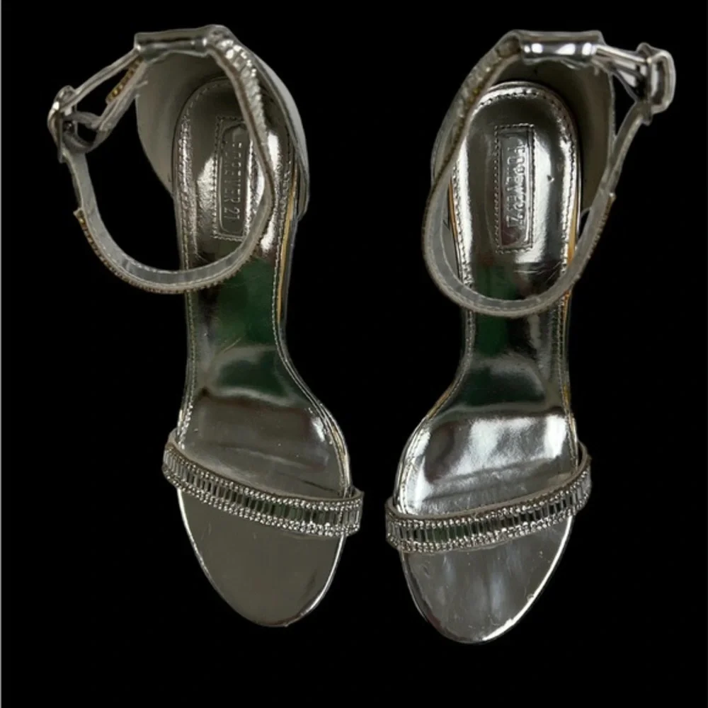 Forever 21 Women’s‎ Size 9 Silver Open Toe Ankle Strap 4